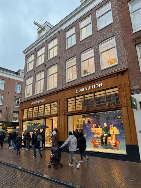 telefoonnummer louis vuitton pc hooftstraat|louis vuitton in amsterdam.